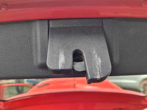 Cerradura Maletero Portón Volkswagen Polo ADVANCE 75CV 55KW