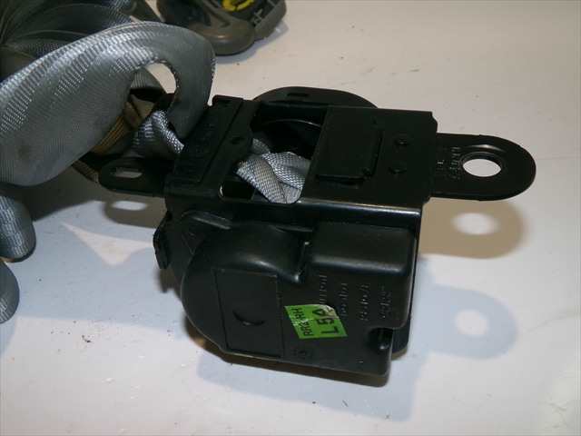Foto 3ª: Cinturón Trasero Derecho Kia Carnival 2.9 CRDI 2001-2006 [J3] (2004)