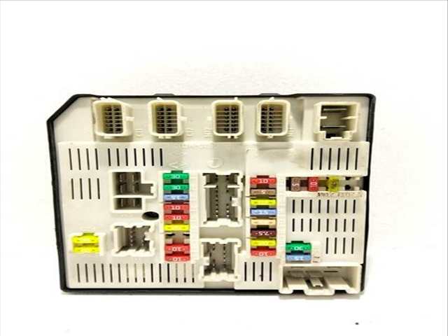 Caja Reles Fusibles Renault Megane LIFE 1 DCI DIESEL FAP 95CV