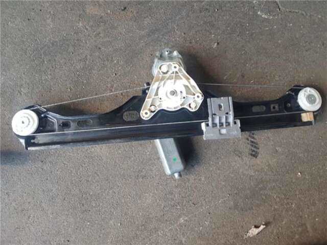 Foto 2ª: Elevalunas Eléctrico Trasero Derecho Mercedes Clase C 160 2.2 200 CDI (203.004) [2.2 LTR. - 85 KW CDI CAT] [OM 611.962]