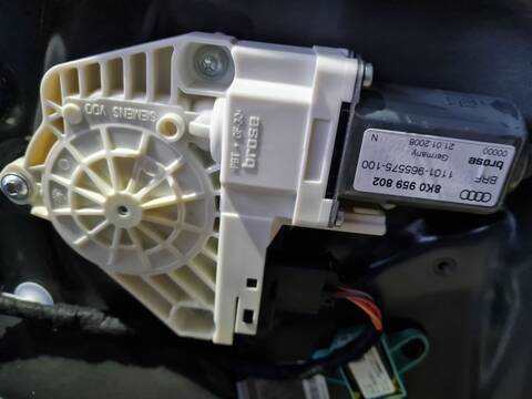 Elevalunas Eléctrico Delantero Derecho Audi A4 BASICO 143CV 105KW