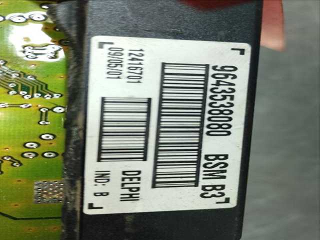 Foto 2ª: Caja Reles Fusibles Peugeot 307 XR 90CV 66KW [D-RHY] (2001)