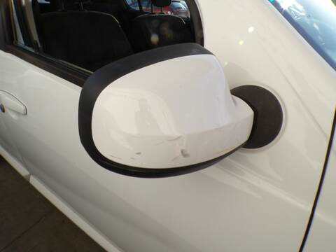 Retrovisor Derecho Dacia Sandero D4F F7