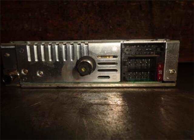Foto 3ª: Sistema Audio Radio CD Peugeot 206 1.6 CC [1.6 LTR. - 80 KW 16V CAT (NFU - TU5JP4)] [NFU (TU5JP4)]