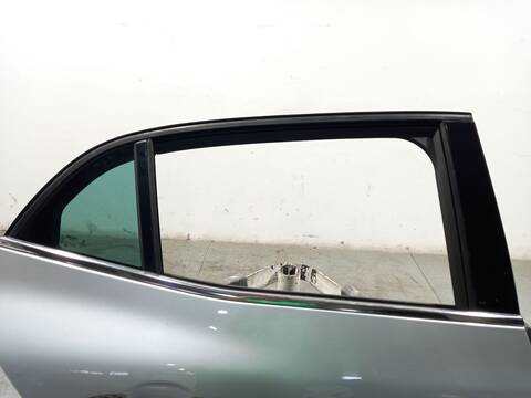 Foto 3ª: Puerta Trasera Derecha Renault Megane 1.2 TCE 130 B9MR) HATCHBACK 130CV 97KW IV HATCHBACK B9A/M/N_) [H5F F4] (2018)