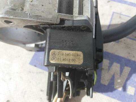 Foto 2ª: Mando Multifuncion Mercedes Clase E 180 3.0 DIESEL CAT 136CV [D/606] (1995)