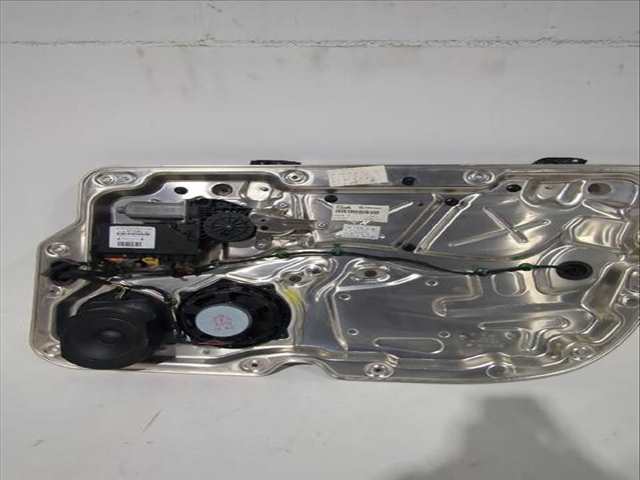 Foto 2ª: Elevalunas Eléctrico Delantero Derecho Volkswagen Phaeton 3.0 V6 TDI 4MOTION 240CV [CARB CEXA] (2002)