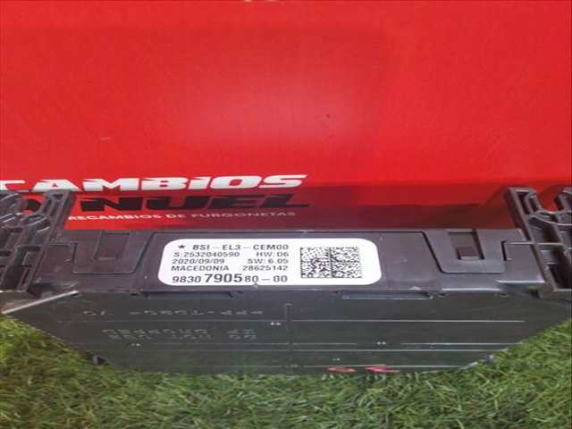 Foto 3ª: Caja Reles Fusibles Citroen Jumpy 1.5 BLUEHDI 120 120CV 88KW FURGONETA [YH01 (DV5RUC)] (2020)