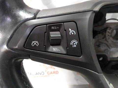 Foto 3ª: Volante Opel Astra SELECTIVE START/STOP 110CV 81KW [B16DTE] (2016)