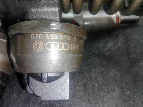 Foto 3ª: Inyectores Volkswagen Touareg 2.5 R5 TDI 174CV 128KW [BAC] (2003)