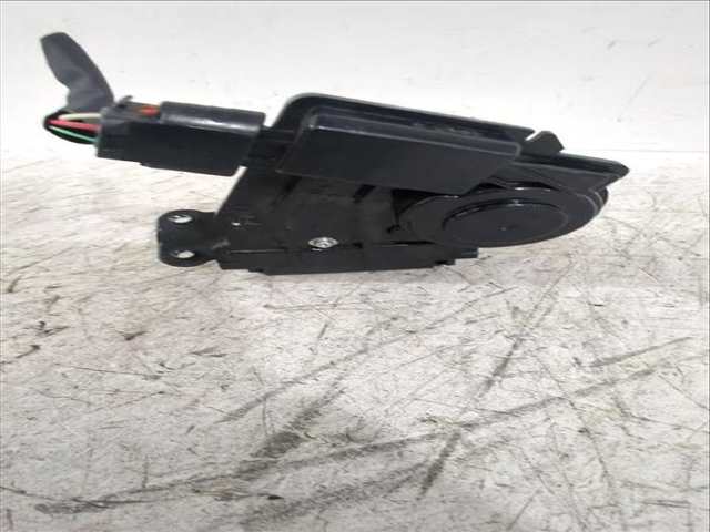 Foto 2ª: Cerradura Maletero Portón Toyota Auris 1.6 ZRE151_) 124CV [1ZR-FE] (2006)