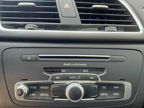 Sistema Audio Radio CD Audi Q3 8UG) DESIGN