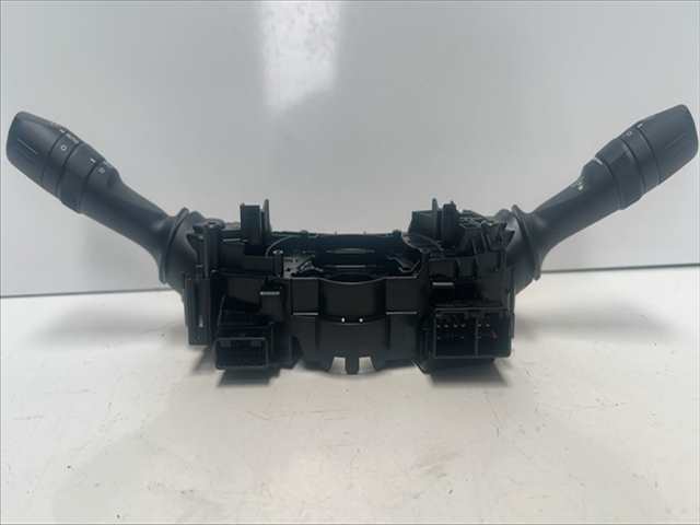 Foto 2ª: Mando Multifuncion Toyota Auris 1.8 GASOLINA HIBRIDO [2ZR] (2015)