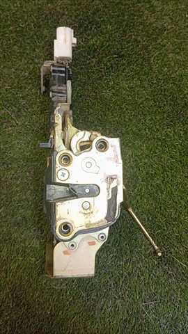 Cerradura Puerta Trasera Izquierda Toyota 4 Runner 3.0 T DIESEL