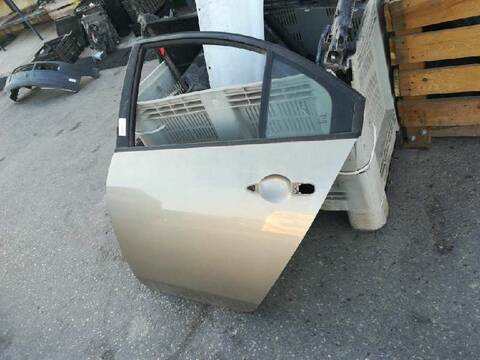 Foto 2ª: Puerta Trasera Izquierda Nissan Primera ACENTA BERLINA 120CV 88KW (2003)