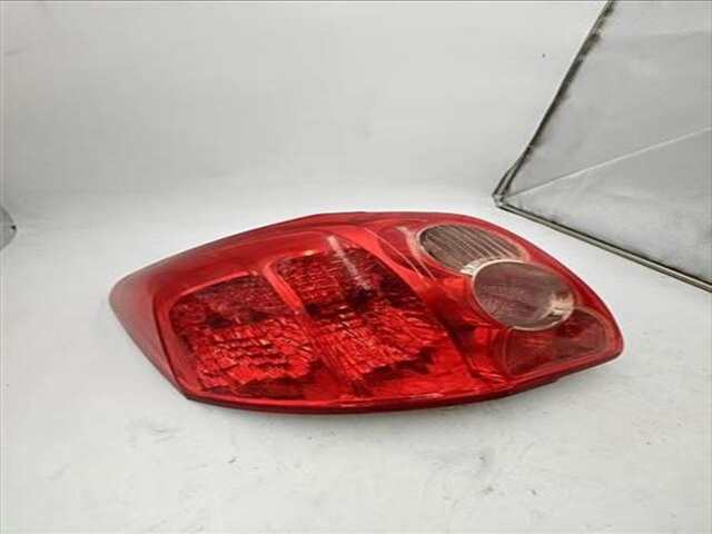 Foto 3ª: Piloto Trasero Izquierdo Toyota Auris 1.4 ACTIVE [1.4 LTR. - 66 KW TURBODIESEL CAT]