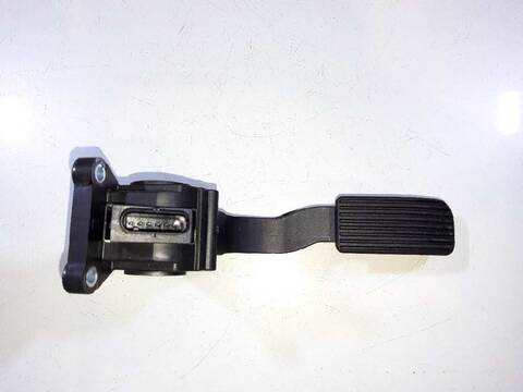 Foto 3ª: Pedal Acelerador Mercedes Clase V 200 2.1 CDI CAT 136CV 100KW (2014)