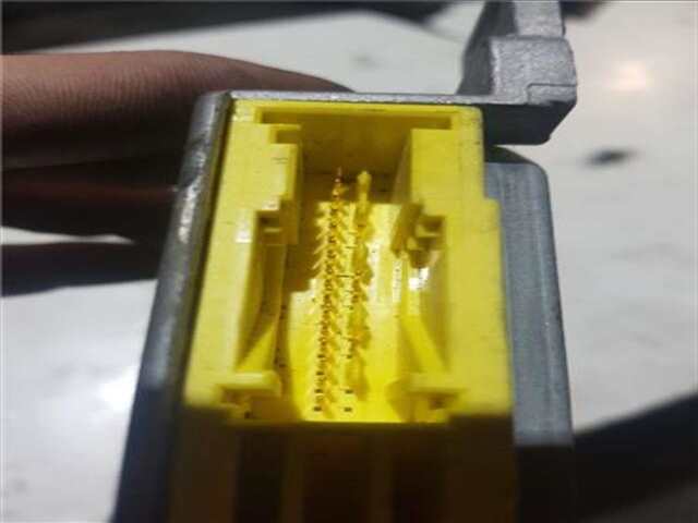 Foto 3ª: Centralita Airbag Renault Clio 1.9 D CAMPUS (47KW) [1.9 LTR. - 47 KW DIESEL] [F8Q K6]