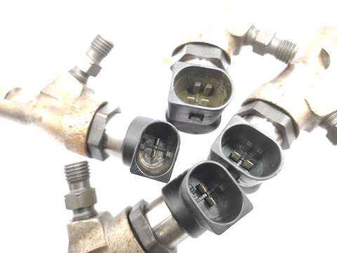 Foto 3ª: Inyectores Renault Scenic 1.5 DCI JM1E) 106CV 78KW GRAND JM0/1_) [K9K732] (2007)