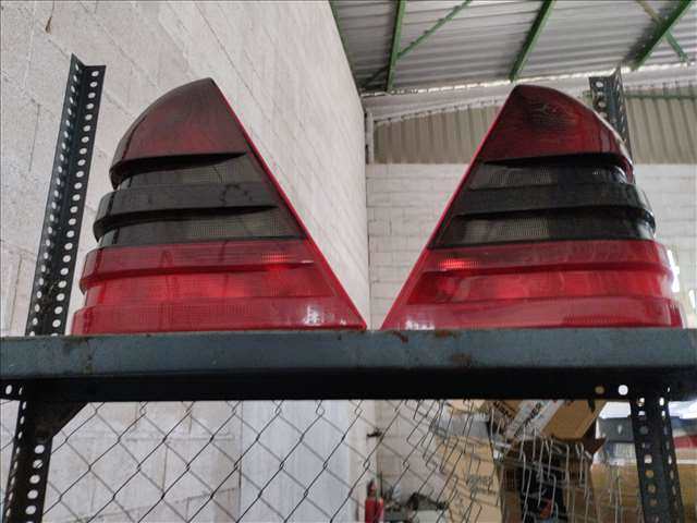 Piloto Trasero Izquierdo Mercedes 180 2.5 GASOLINA