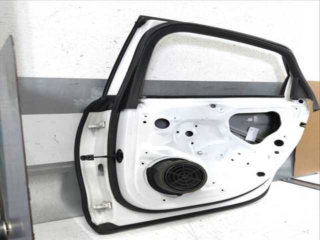 Foto 2ª: Puerta Trasera Derecha Audi A6 177 CV 130KW [CGLC CGL]