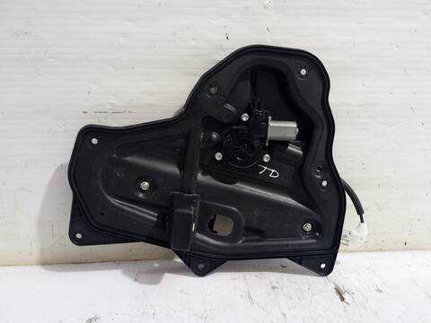Foto 2ª: Elevalunas Manual Trasero Derecho Mazda 3 CENTER-LINE 150CV 110KW [SHY6, SHY4] (2014)