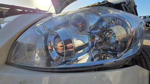 Faro Izquierdo Toyota Auris HYBRID ACTIVE 136CV 100KW