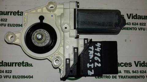 Foto 3ª: Elevalunas Eléctrico Trasero Izquierdo Volkswagen Touran 2.0 TDI 136CV 100KW [AZV] (2004)