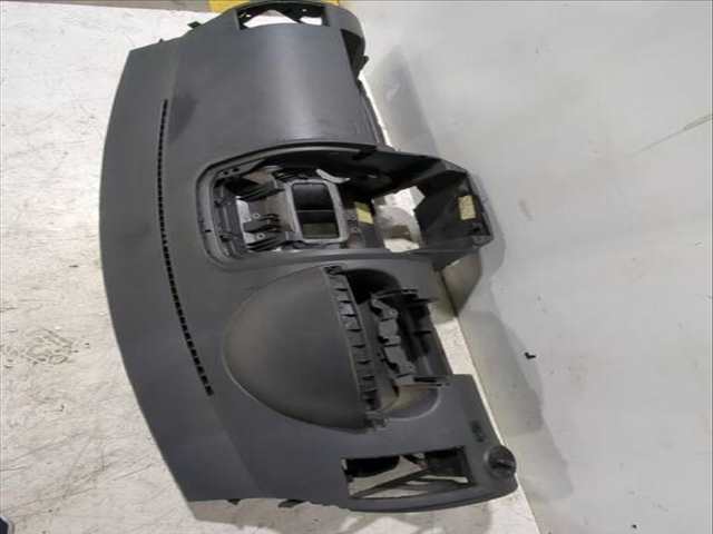 Foto 2ª: Salpicadero Volkswagen Polo 1.9 SDI 64CV [ASY] (2001)