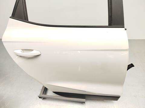 Foto 4ª: Puerta Trasera Derecha Seat Arona 1.0 TSI 95CV 70KW [DKLA] (2019)