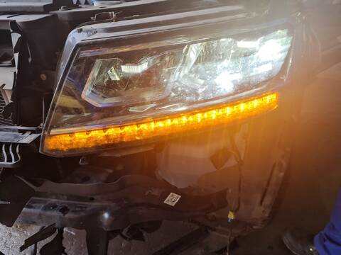 Foto 3ª: Faro Izquierdo Volkswagen Tiguan ADVANCE BMT 150CV 110KW [DFGA] (2017)