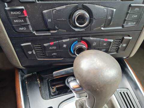 Foto 2ª: Mando Climatizador Audi Q5 2.0 TDI 125KW) 170CV [CAHA] (2009)