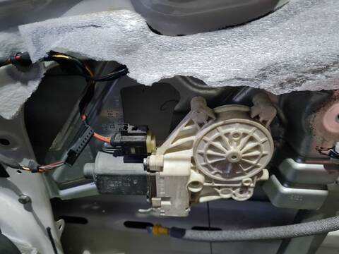 Elevalunas Eléctrico Delantero Derecho Mercedes Sprinter 310/313/316 CDI 906.631/633/635/637) 95CV 70KW CAJA CERRADA