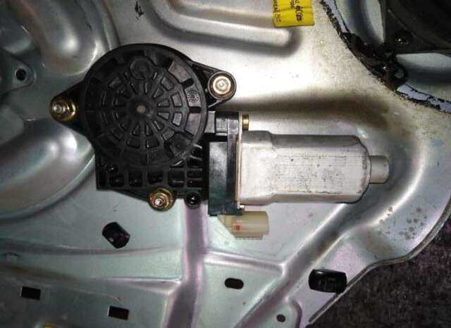 Foto 2ª: Elevalunas Eléctrico Delantero Derecho Kia Cerato 1.6 CRDI [D4FB]