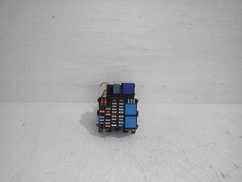 Caja Reles Fusibles Renault Trafic L1H1 2 7T 95CV 70KW FURGON