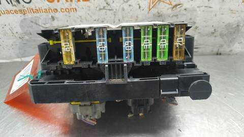 Foto 2ª: Caja Reles Fusibles Peugeot 207 CONFORT 90CV 66KW [9HX] (2008)
