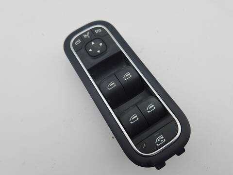 Foto 1ª: Botonera Elevalunas Mercedes Clase A 140 A 200 MILD-HYBRID 177.087) 163CV 120KW [282.814] (2024)