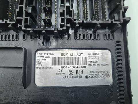 Foto 3ª: Caja Reles Fusibles Ford Fiesta BLACK EDITION 101CV 74KW [SFJN] (2019)