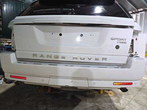 Foto 3ª: Paragolpes Trasero Land Rover Range V6 TD HSE 245CV 180KW (2011)