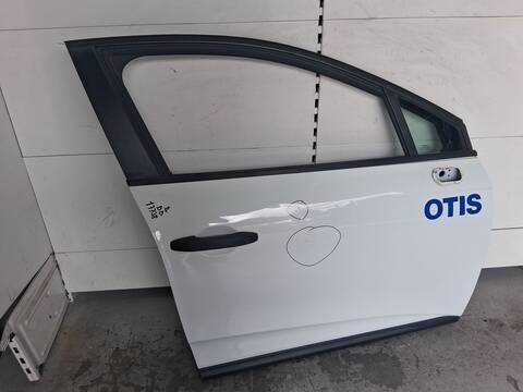 Puerta Delantera Derecha Renault Clio 1.5 BLUE DCI 85 B7AG) 86CV 63KW