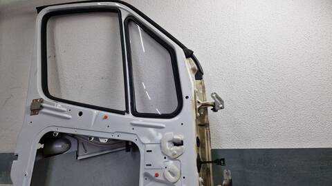 Foto 2ª: Puerta Delantera Izquierda Mercedes Sprinter 150 CV 110KW [OM654.920 654.920] (2025)