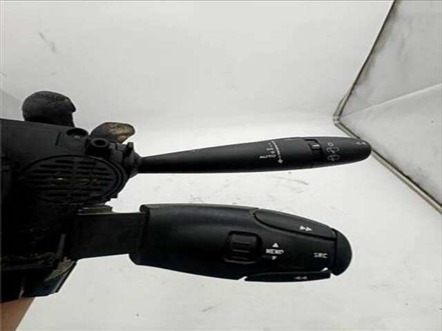 Foto 3ª: Mando Multifuncion Peugeot 3008 1.6 PREMIUM [1.6 LTR. - 80 KW HDI FAP CAT (9HZ - DV6TED4)] [9HZ / DV6TED4]