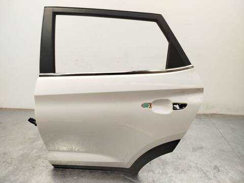 Foto 2ª: Puerta Trasera Izquierda Hyundai Tucson 1.6 GDI 132CV 97KW [G4FD] (2018)