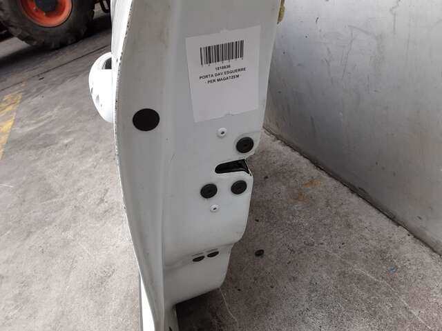 Foto 2ª: Puerta Delantera Izquierda Renault Clio 1.5 DCI90CV [K9K 608] (2013)