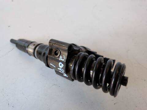 Foto 3ª: Inyectores Volkswagen Passat BKP (2005)