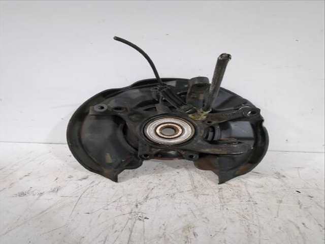 Foto 3ª: Mangueta Trasera Izquierda Mercedes Clase C 160 CLK 240 209.361) 170CV [M 112.912] (2002)