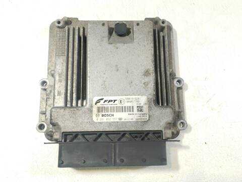 Foto 1ª: Centralita Motor ECU Iveco Daily 33S16 35S16 35C16 40C16 50C16 156CV 115KW FURGONETA [F1AGL411G] (2017)