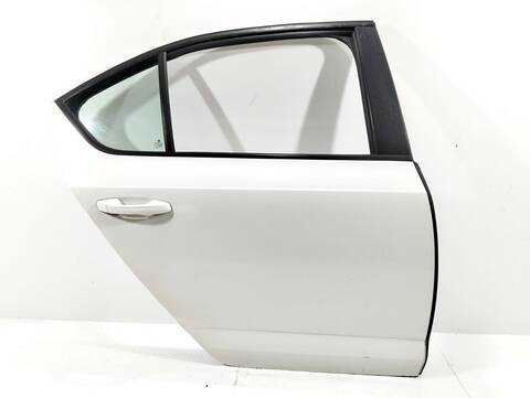 Foto 1ª: Puerta Trasera Derecha Skoda Octavia L K 2 TDI 150CV (2013)