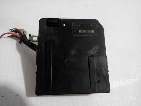 Foto 3ª: Caja Reles Fusibles Renault Scenic GRAND CONFORT DYNAMIQUE 131CV [F9Q818] (2003)