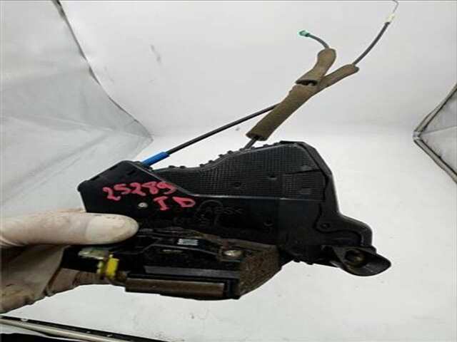 Foto 2ª: Cerradura Puerta Delantera Izquierda Toyota Corolla 2.2 D-4D SPORT [2.2 LTR. - 130 KW D-CAT] [2AD-FHV]